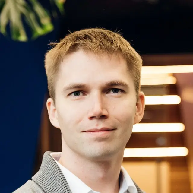 Максим Новиков