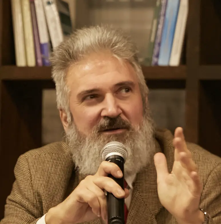 Роман Артеменко